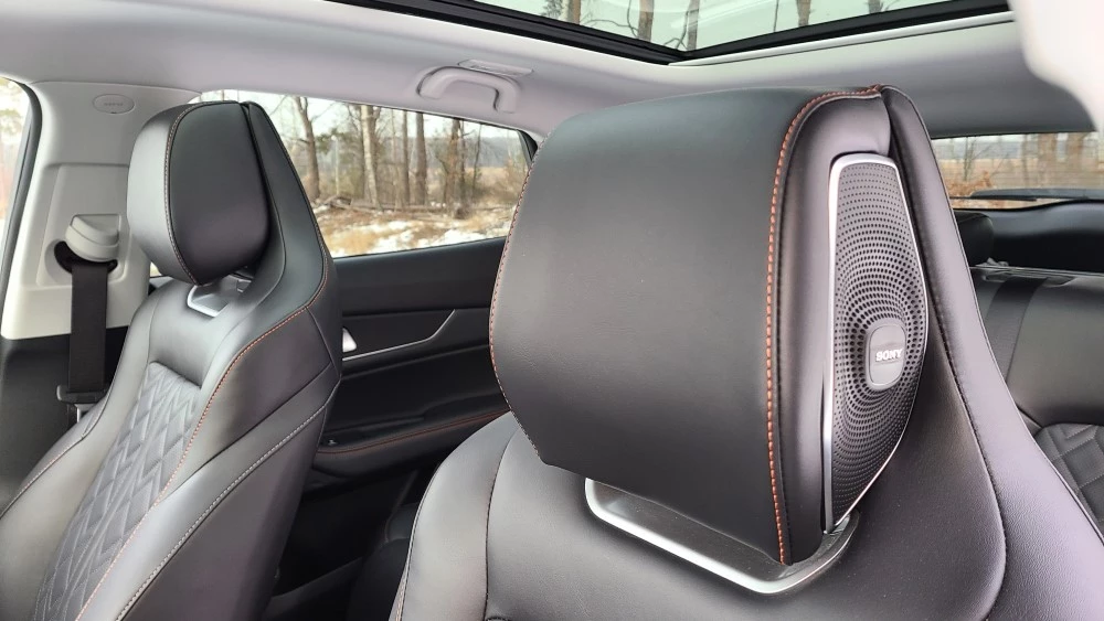 Changan Uni-K салон интерьер подголовники с динамиками