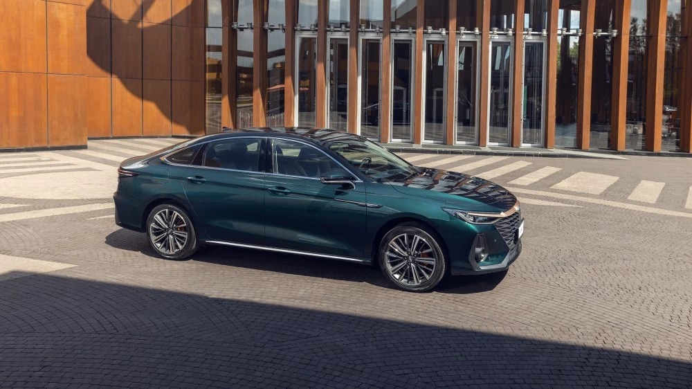 Седан Chery Arrizo 8 сбоку спереди