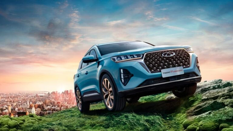 Chery Tiggo 7 Pro Max с полным приводом сбоку спереди
