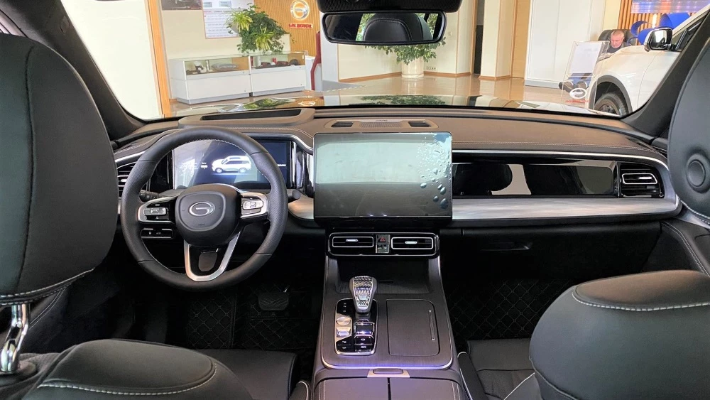 Салон интерьер нового GAC GS8