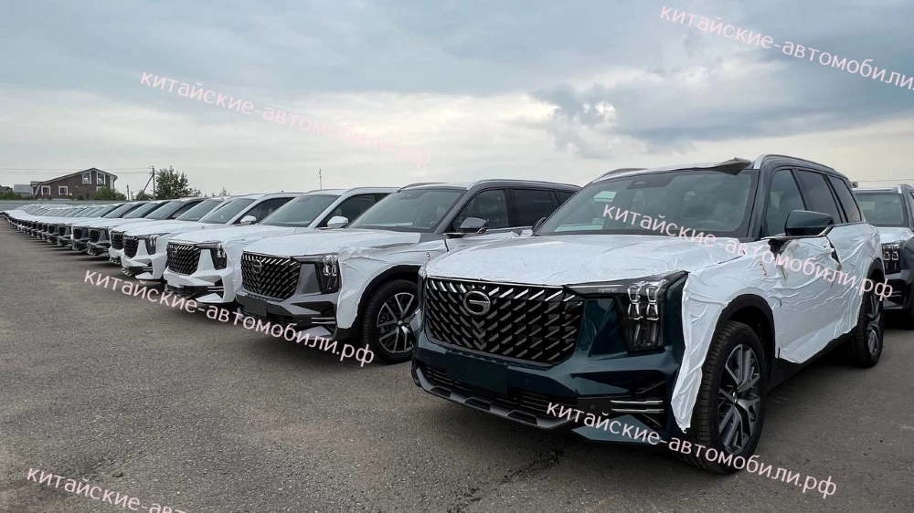 GAC GS8 второго поколения на стоянке в России