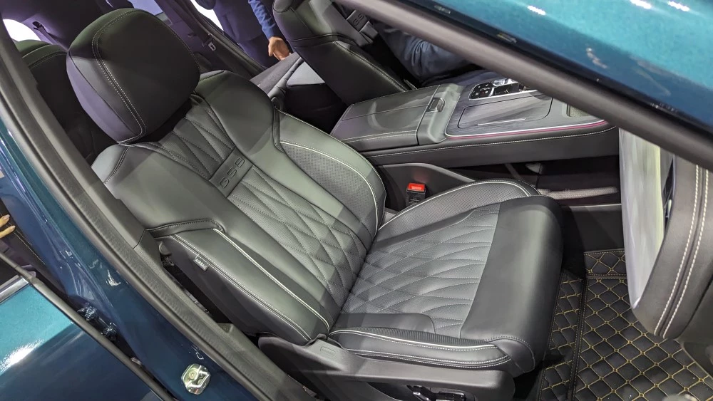 новый GAC GS8 второго поколения салон интерьер первый ряд сиденья