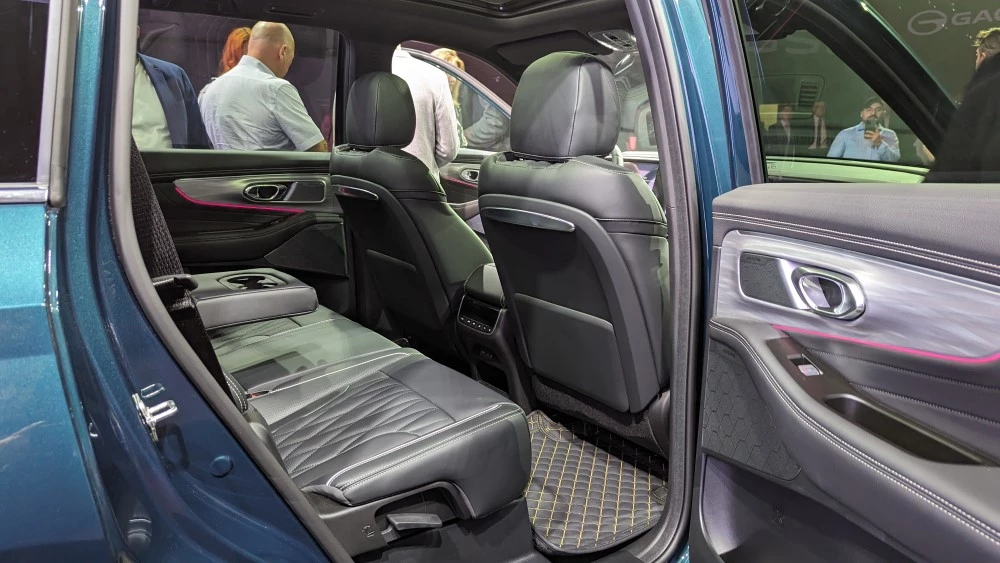 новый GAC GS8 второго поколения салон интерьер второй ряд
