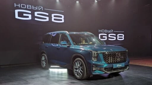 новый GAC GS8 второго поколения сбоку спереди