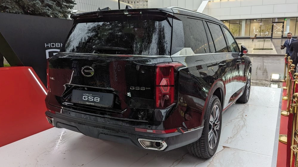 новый GAC GS8 II второго поколения презентация сбоку сзади