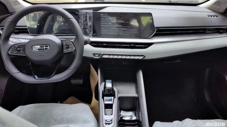 Обновленный седан Geely Binrui Cool рестайлинг салон интерьер