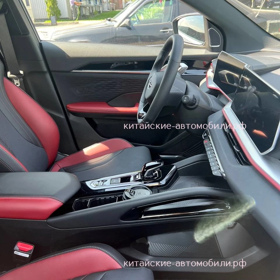 Geely Coolray Cool нового поколения в Алматы Казахстане салон интерьер