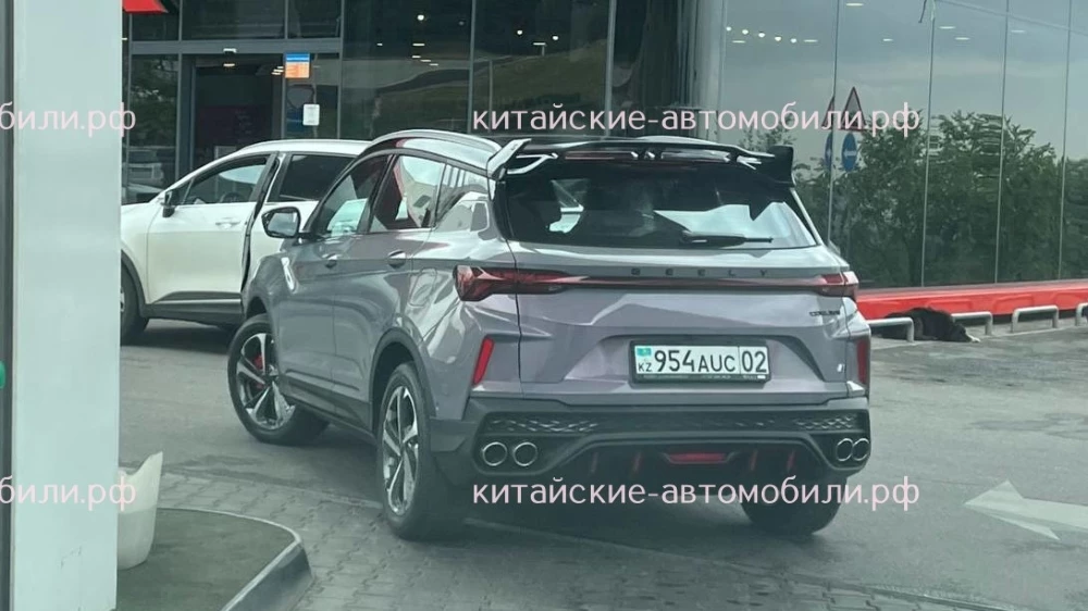 Geely Coolray Cool нового поколения в Алматы Казахстане сбоку сзади
