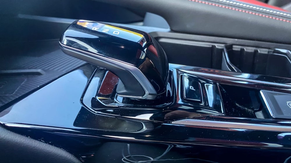 Новый Geely Coolray салон интерьер селектор КПП