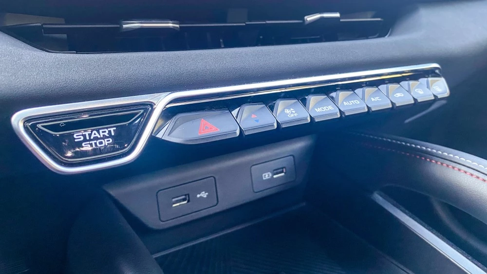 Новый Geely Coolray управление климатом кнопки