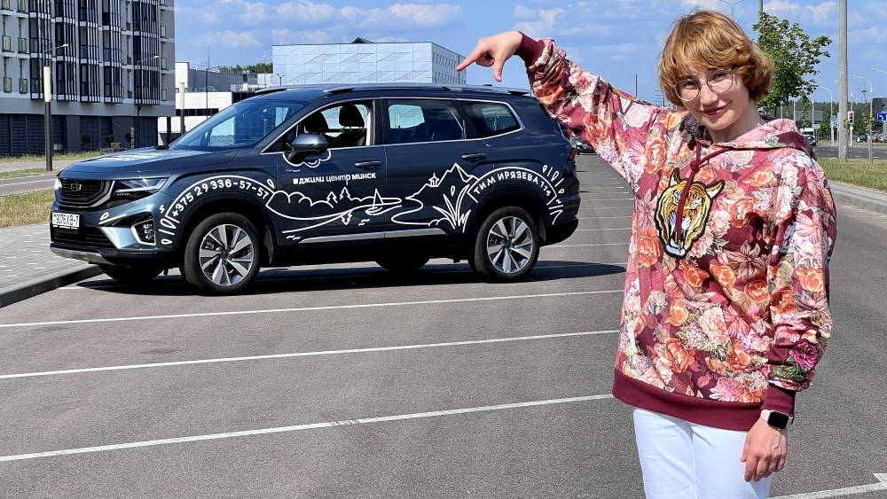 Geely Okavango: огромный «сарай» для большой семьи. Обзор Татьяны Елисеевой Татьяна Елисеева и кроссовер Geely Okavango