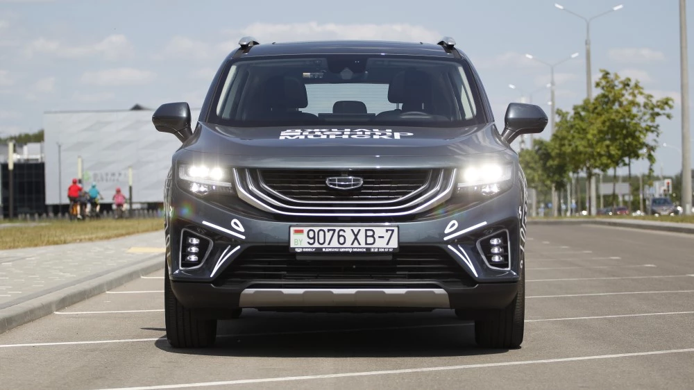 Кроссовер Geely Okavango спереди