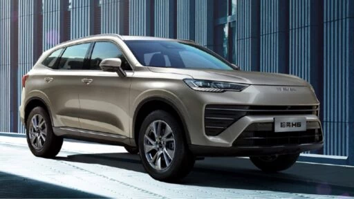 Обновленный Haval H6 спереди сбоку