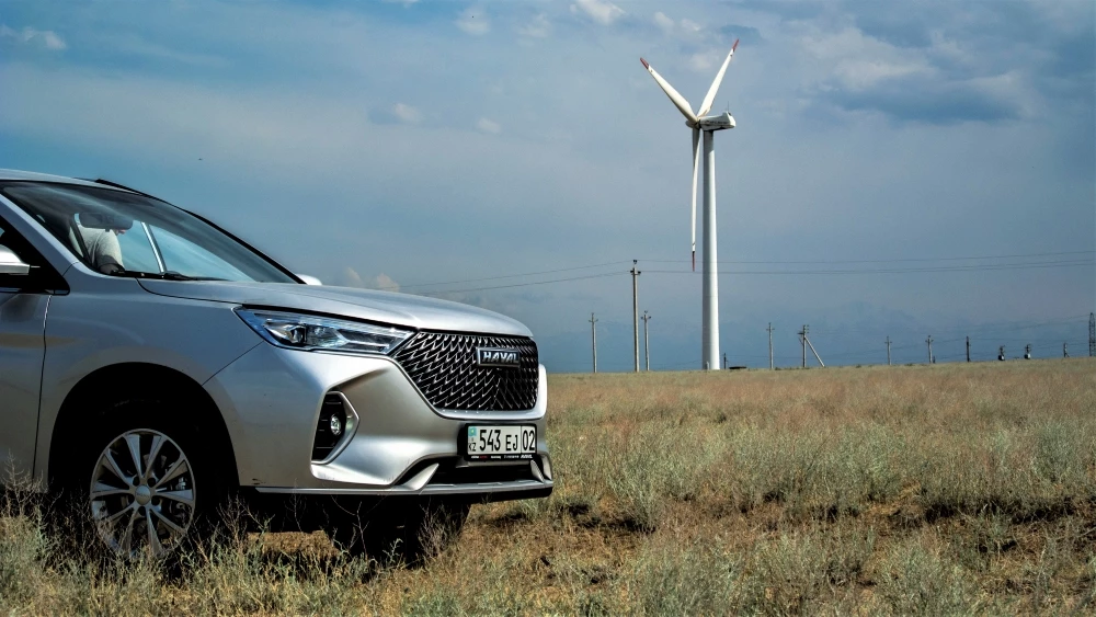 Haval M6 в Казахстане сбоку
