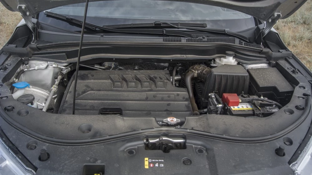 Haval M6 моторный отсек двигатель