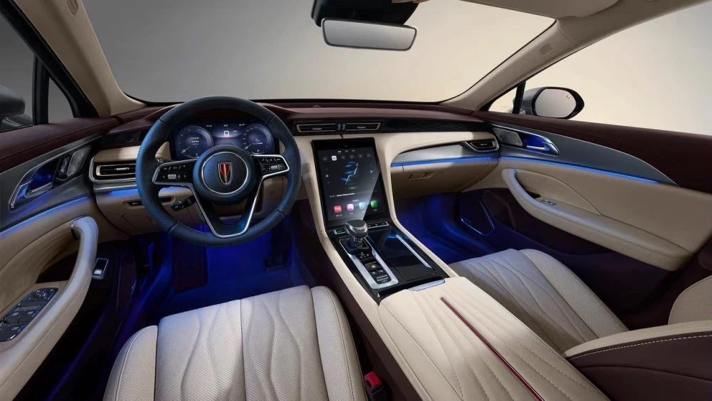 Салон интерьер седана Hongqi H5 цены комплектации