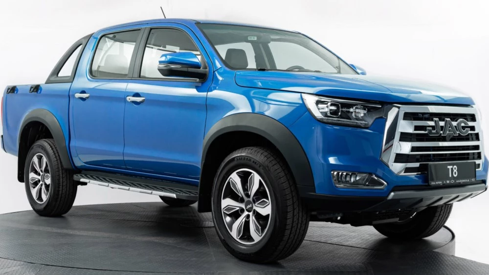 JAC T8 спереди сбоку