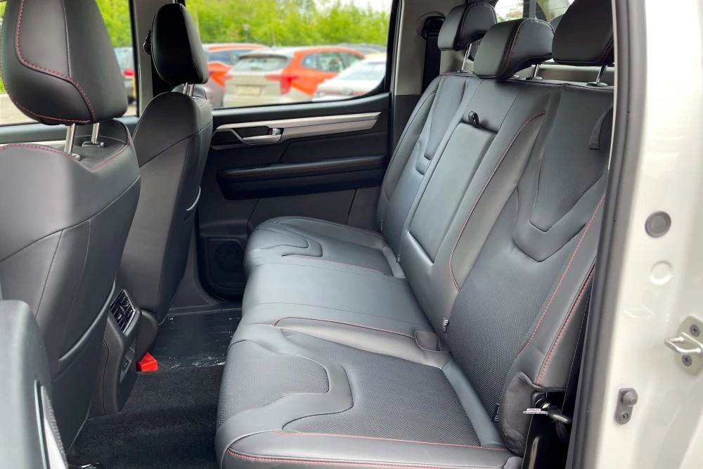 JAC T8 Pro салон интерьер второй ряд