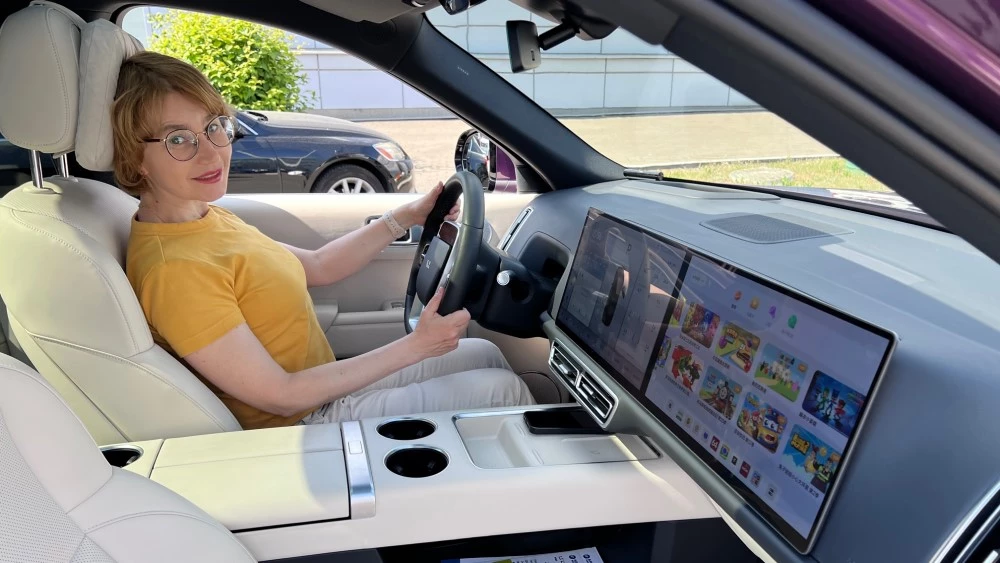 Татьяна Елисеева и кроссовер Li L9