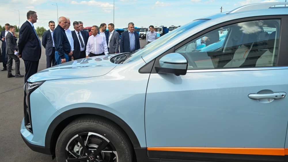 «Москвич 5» показали Минниханову Камаз