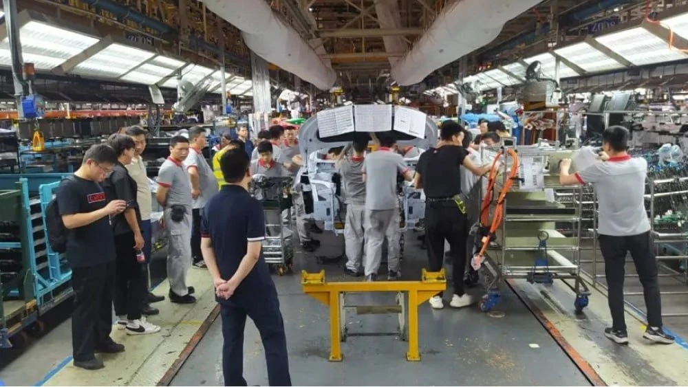 старт производства Omoda E5