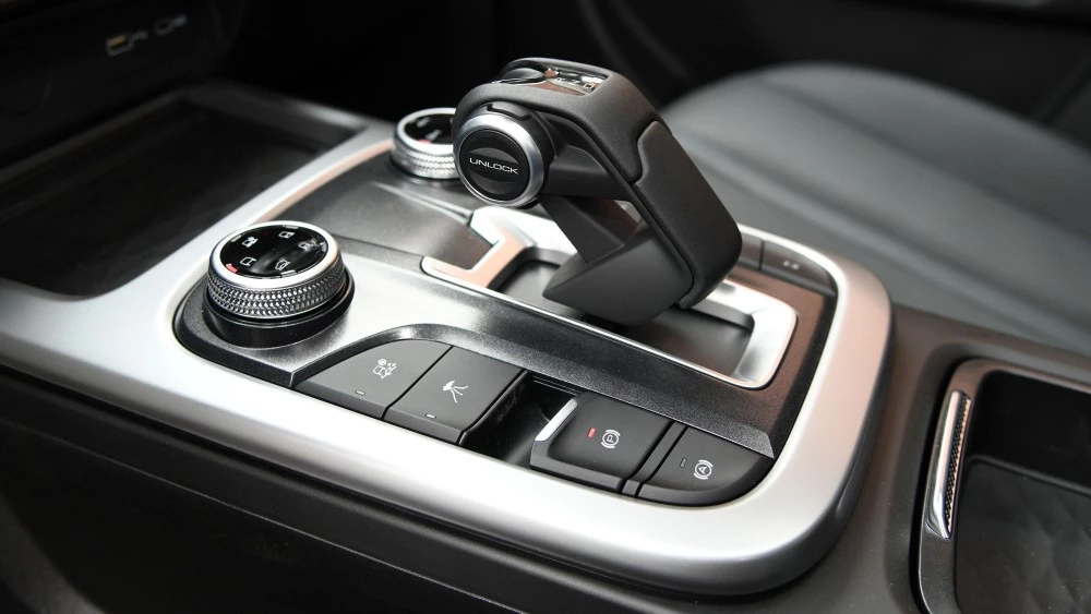 Tank 300 салон центральный тоннель селектор