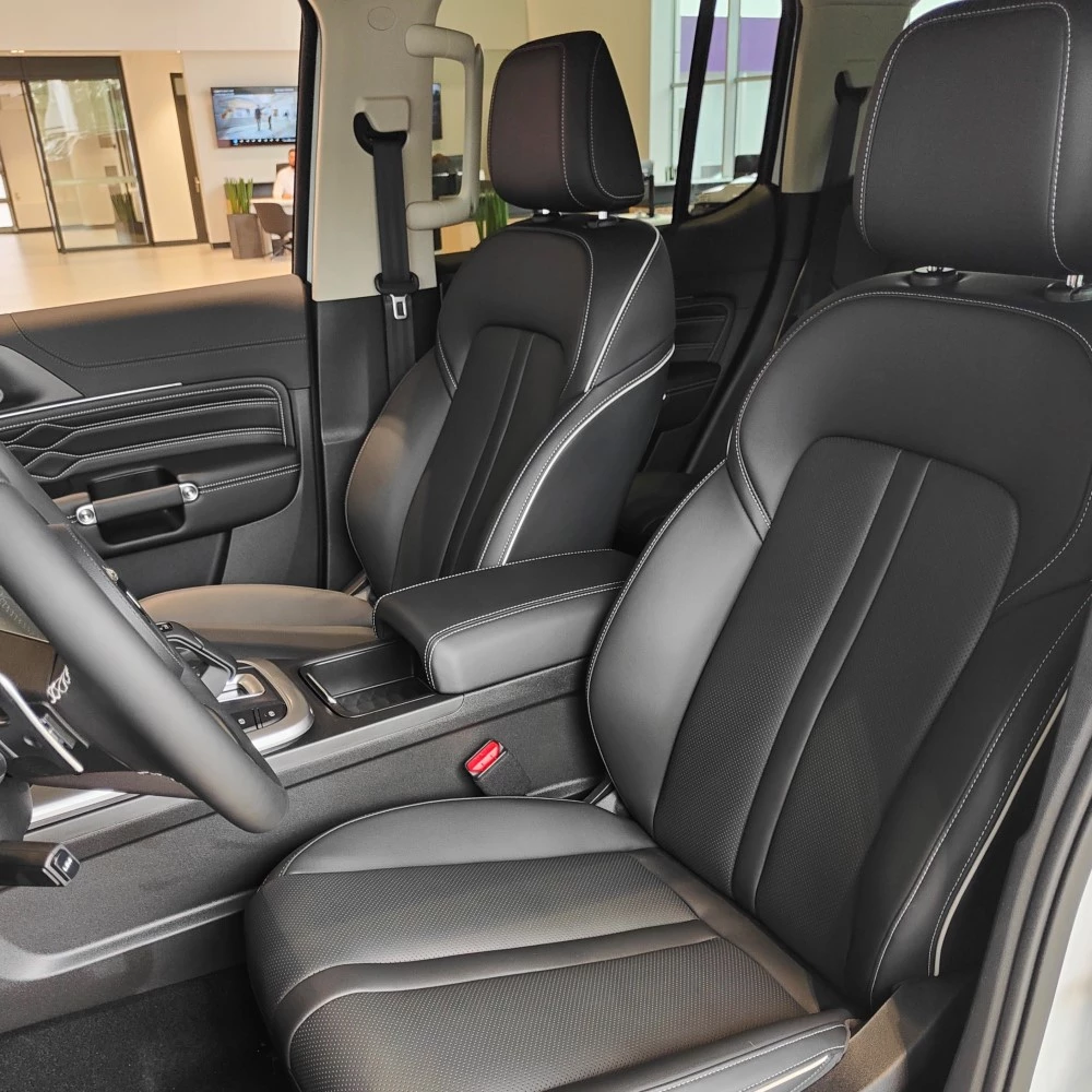 Tank 300 салон интерьер первый ряд