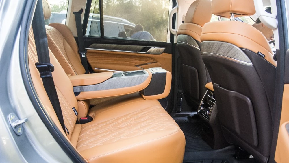 Tank 500 в Казахстане салон интерьер второй ряд