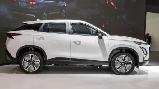 Chery Omoda 5 EV сбоку