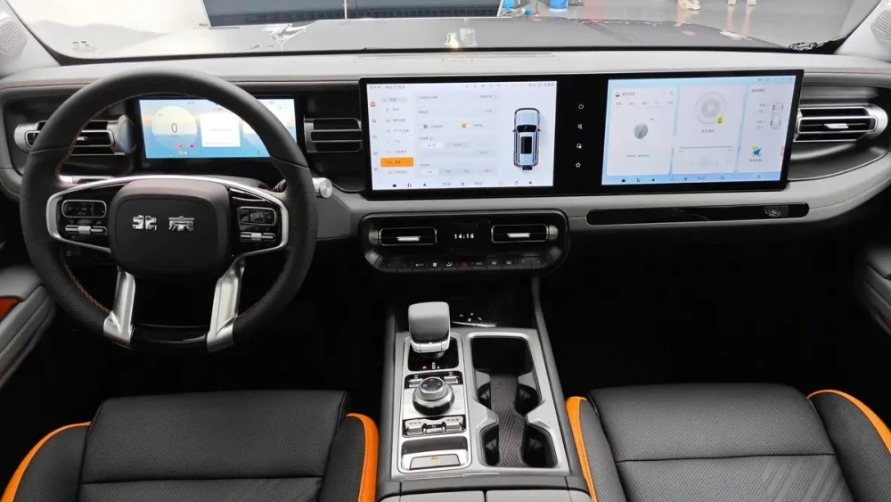 BAIC BJ40 нового поколения салон интерьер