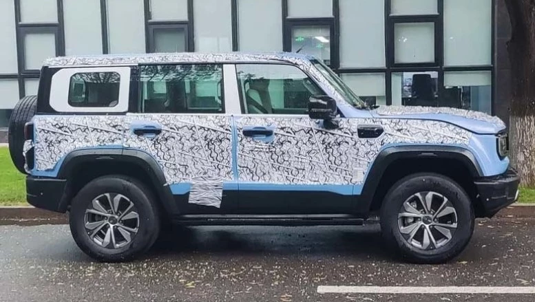 BAIC BJ40 нового поколения сбоку