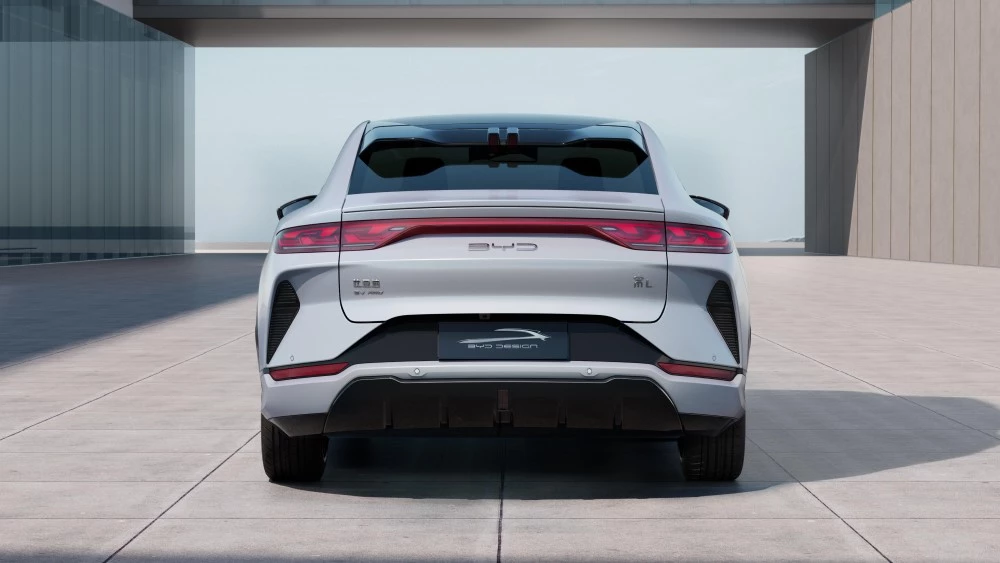новый BYD Song L сзади