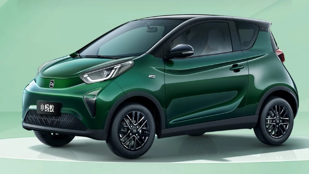 Chery eQ1 сбоку спереди электрический ситикар