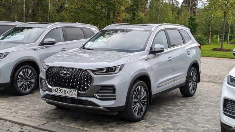 новый Chery Tiggo 8 Pro Max в России спереди сбоку