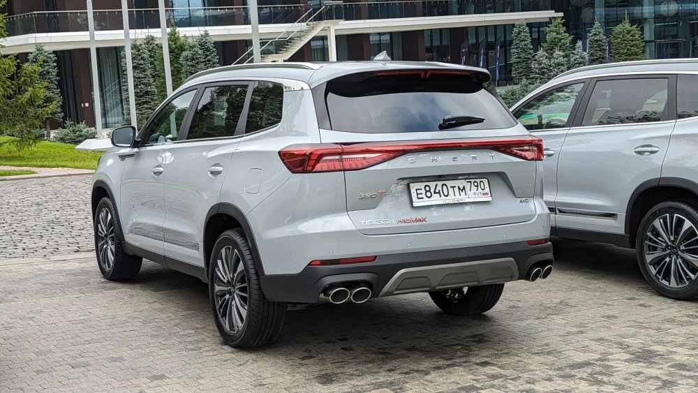 новый Chery Tiggo 8 Pro Max в России сзади сбоку