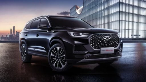 Обновленный кроссовер Chery Tiggo 8 Pro Max сбоку спереди