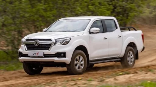 Пикап Dongfeng DF6 сбоку спереди