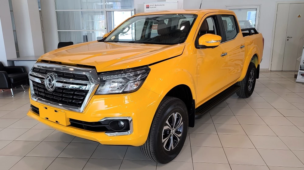 Пикап Dongfeng DF6 сбоку спереди