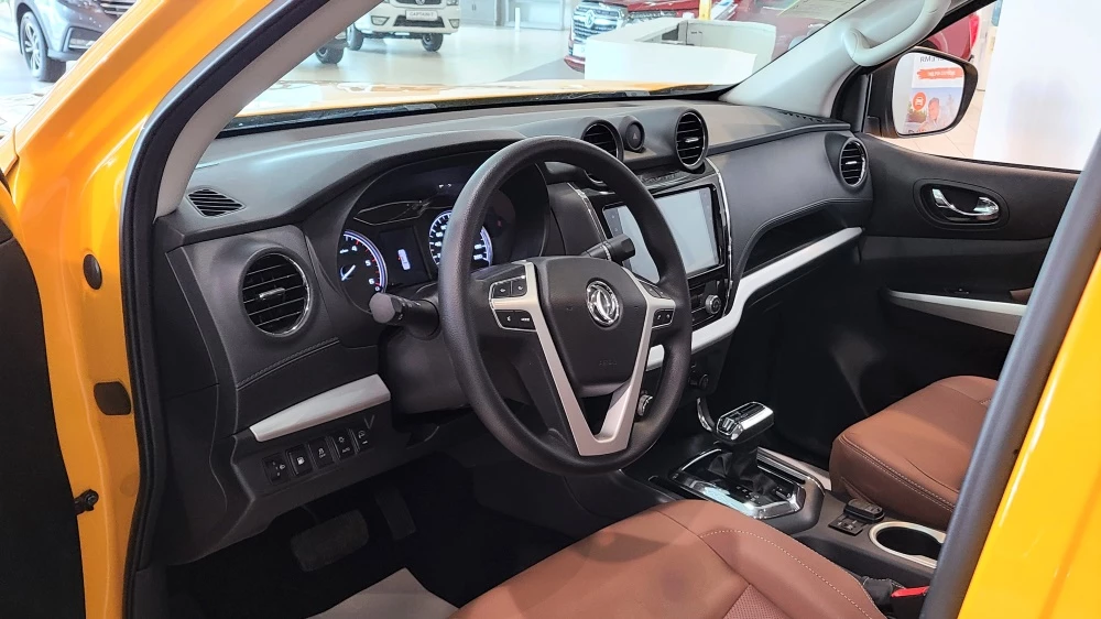 Пикап Dongfeng DF6 салон интерьер