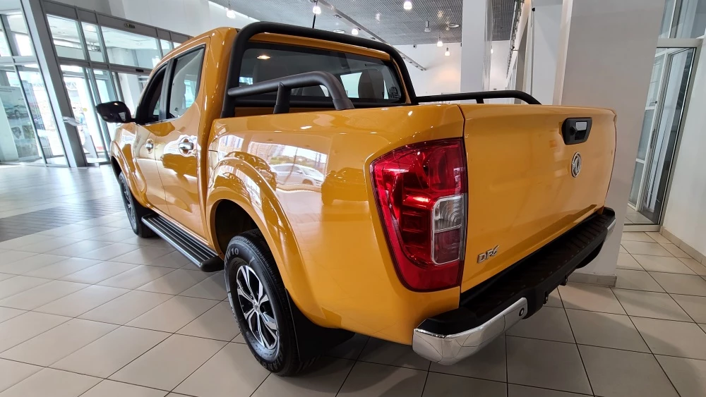Пикап Dongfeng DF6 сбоку сзади