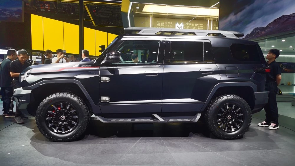 M-Hero 917 от компании Dongfeng сбоку Чэнду 2023