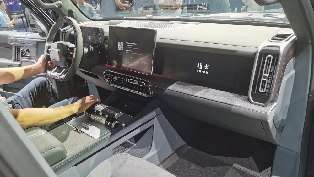 салон интерьер M-Hero 917 от компании Dongfeng