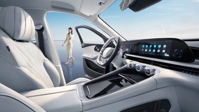 Exeed RX в комплектации Flying Fish автомат салон интерьер