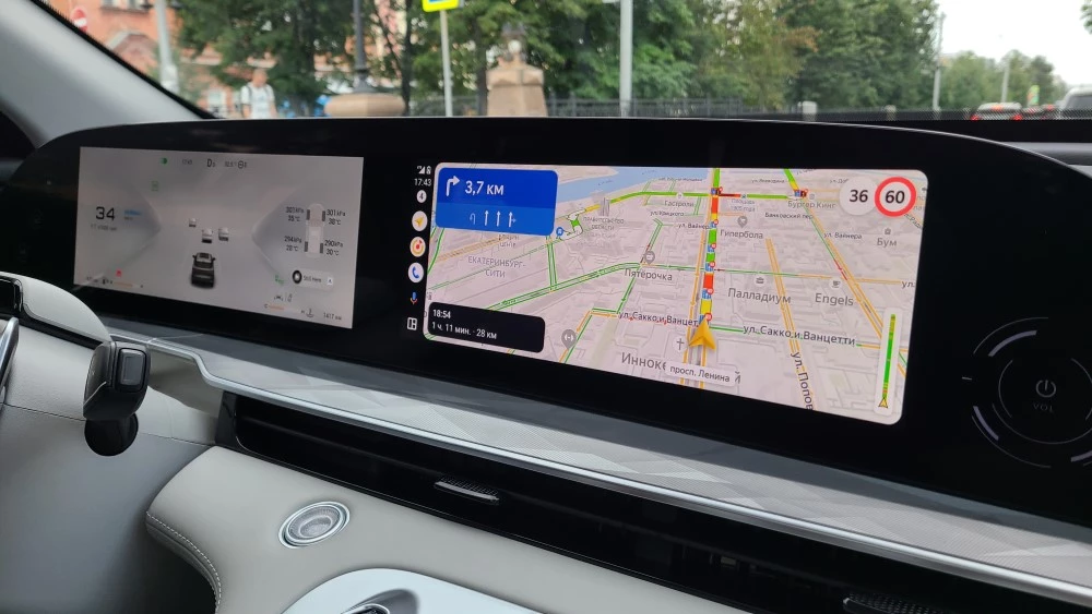 Exeed RX салон интерьер экраны приборная панель мультимедиа