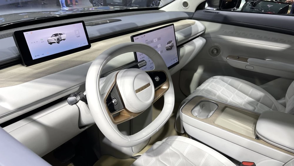 Exeed Exlantix ET салон интерьер