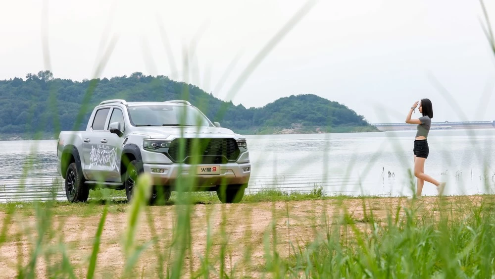 Пикап Foton Tunland V9  Mars 9 сбоку спереди