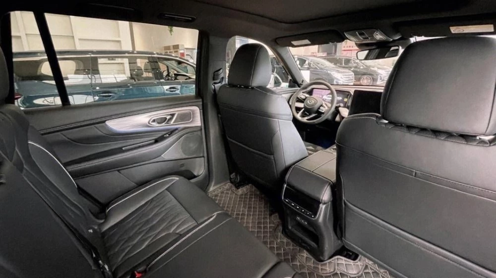 Новый GAC GS8 салон интерьер