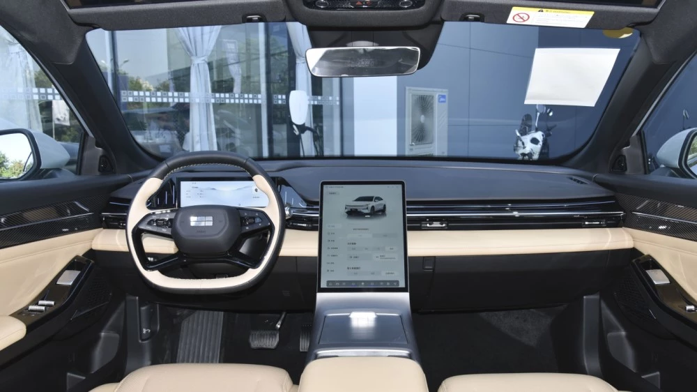 Geely Galaxy L6 салон интерьер