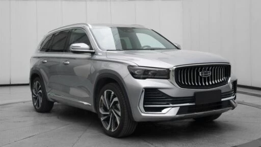 обновленный Geely Monjaro 2024 сзади