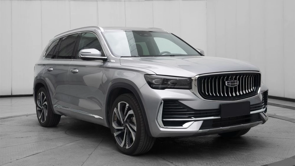 обновленный Geely Monjaro 2024 сзади